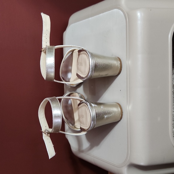 Nine West light gold sandals - Picture 4 of 6